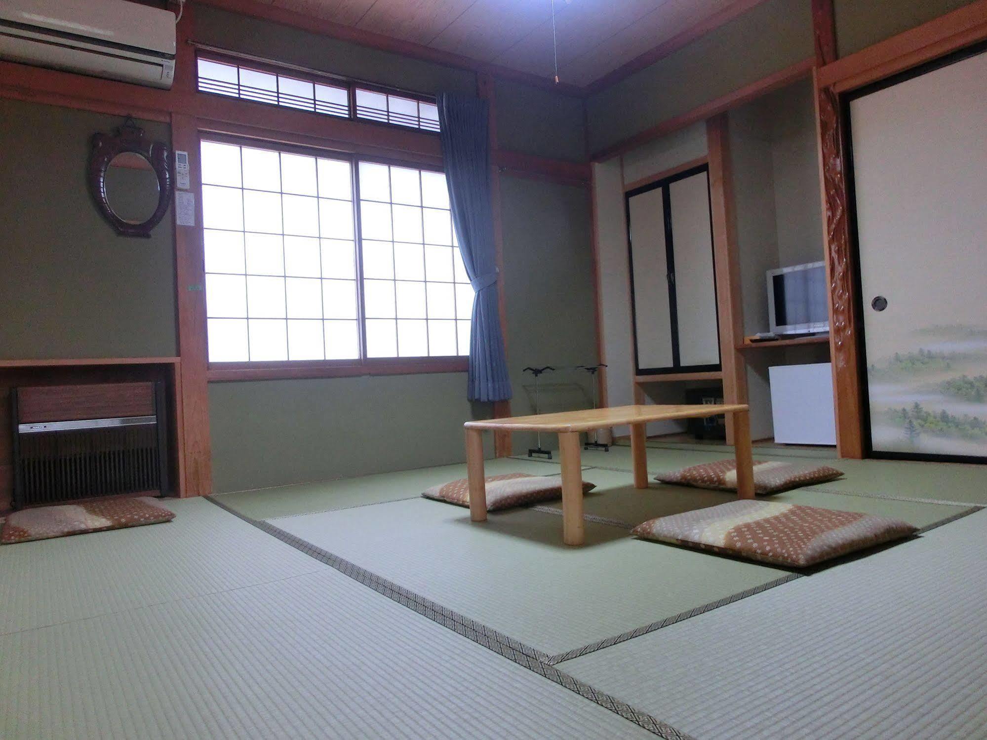 Minshuku Iwatakan Takayama  Extérieur photo